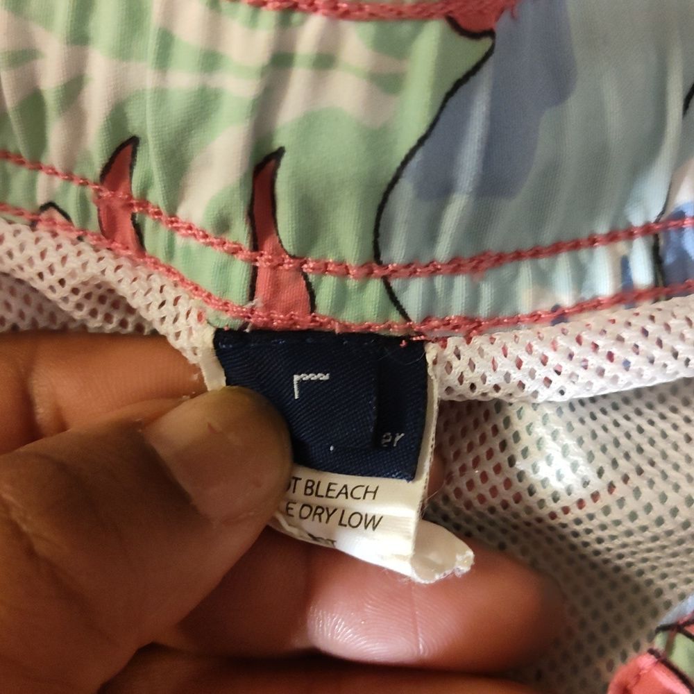 Vineyard Vines Swim Trunks - image 5